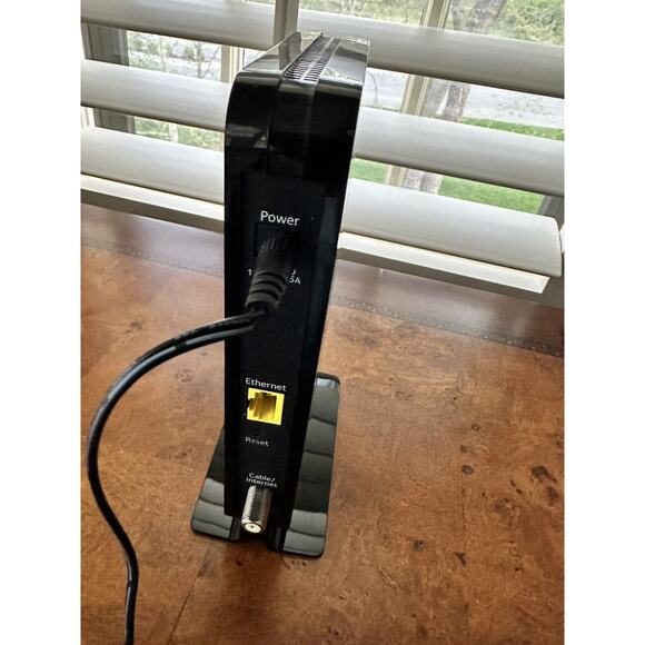 NETGEAR CM500 High Speed Cable Modem DOCSIS 3.0 Up To 680Mbps - Picture 4 of 5